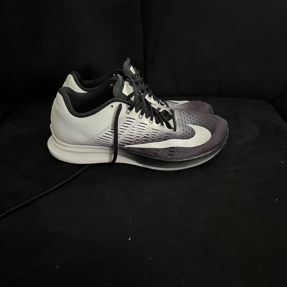 Nike running shoes - Picture 2 of 6